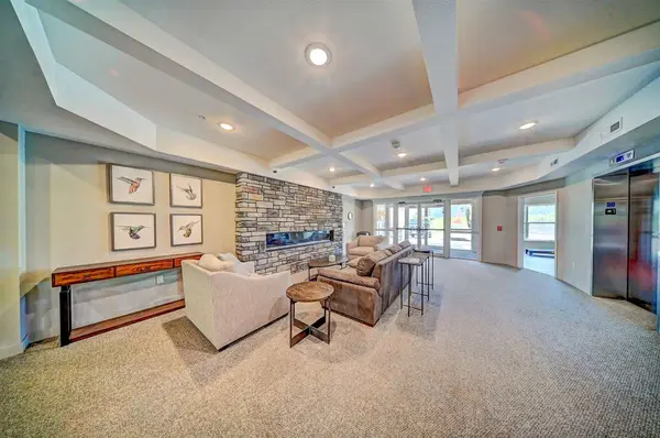 260 N Scott Blvd #104, Iowa City, IA 52245