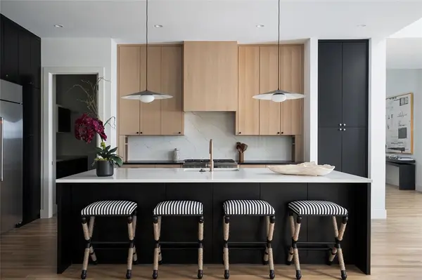 6906 Clayton Avenue, Dallas, TX 75214