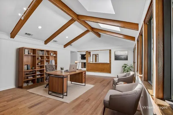 1607 N Main Street, Euless, TX 76039