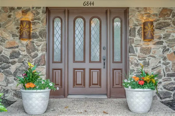 6844 Leameadow Drive, Dallas, TX 75248