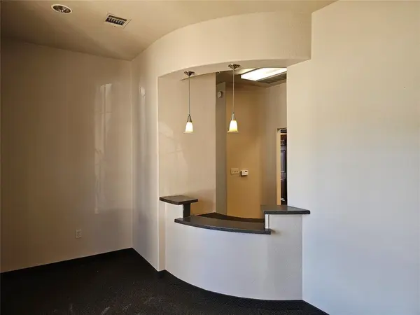 1111 Kinwest Parkway, Irving, TX 75063