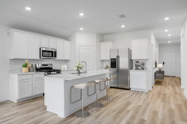 2339 Buffalo Bayou Way, Crandall, TX 75114