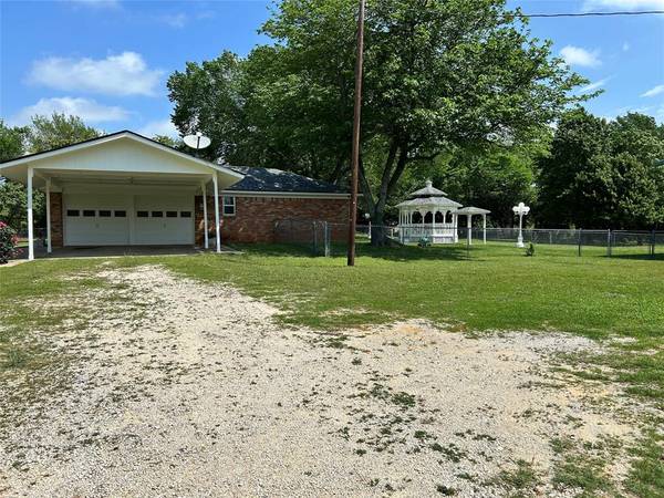 500 Curtis Road, Burleson, TX 76028