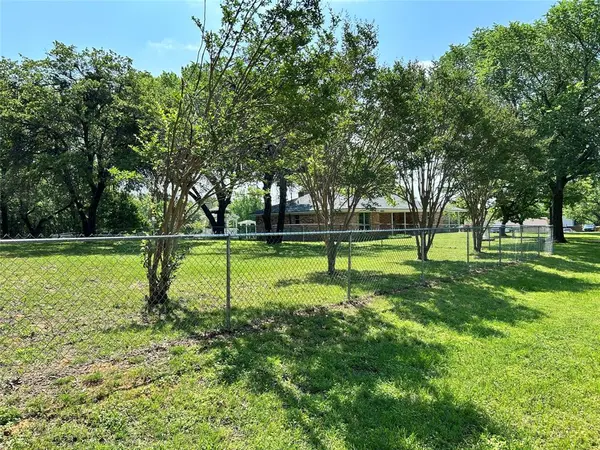 500 Curtis Road, Burleson, TX 76028