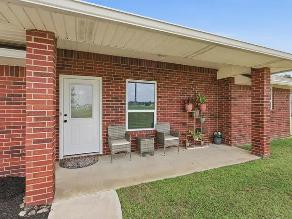 636 E Eubank Street, Mabank, TX 75147