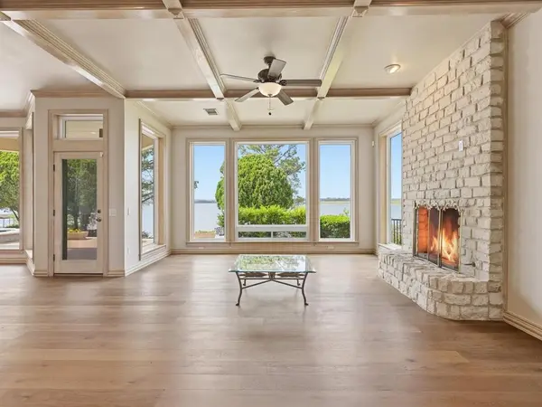 5815 Bay Club Drive, Arlington, TX 76013