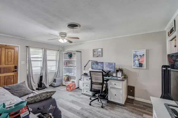 5421 Bonnie Wayne Street, Haltom City, TX 76117