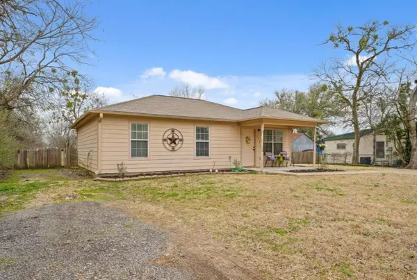 209 Mill Street, Lone Oak, TX 75453