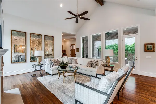 32 Fawn Wood Drive, Dallas, TX 75248