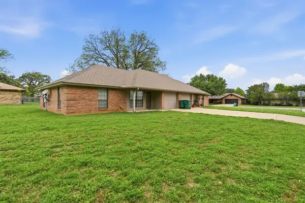 167 & 169 Ben Hogan Drive, Stephenville, TX 76401