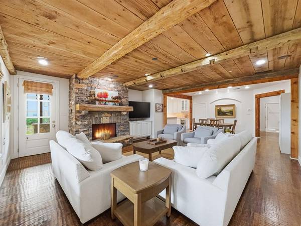 2033 Harbor Way #104, Graford, TX 76449