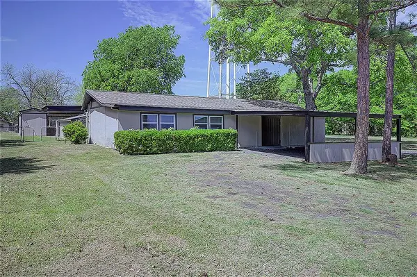 552 Oak Leaf Trail, East Tawakoni, TX 75472