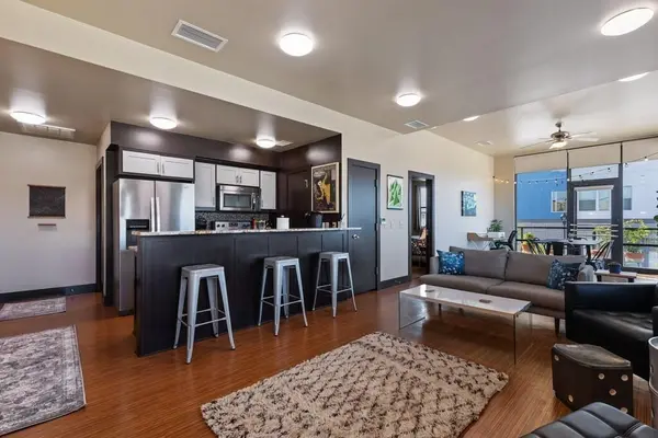 1125 S Jennings Avenue #201, Fort Worth, TX 76104