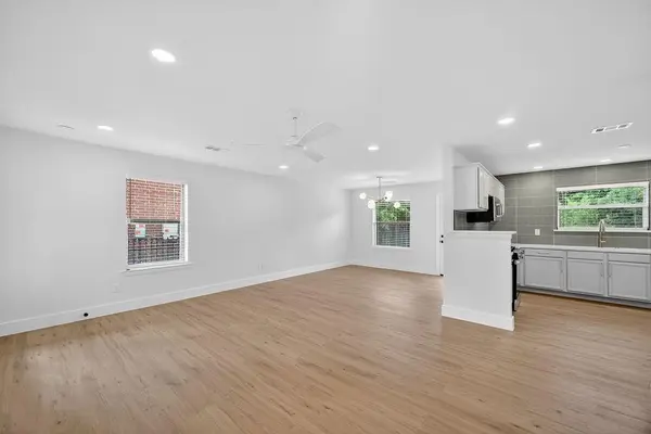 316 Wright Boulevard, Grand Prairie, TX 75050