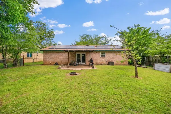 1224 Mars Drive, Cedar Hill, TX 75104