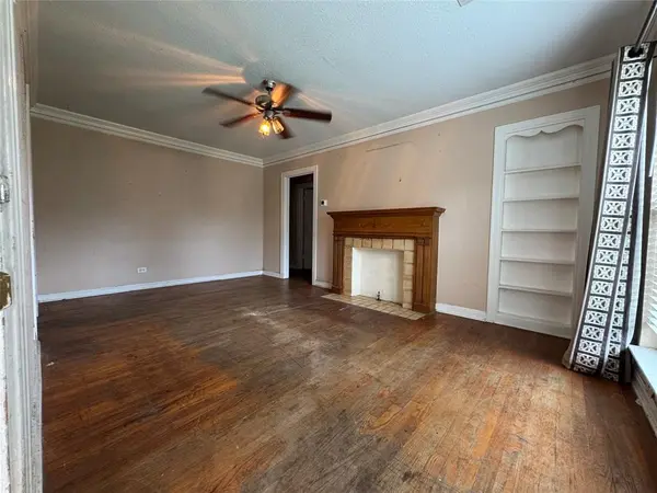 918 N Barnett Avenue, Dallas, TX 75211