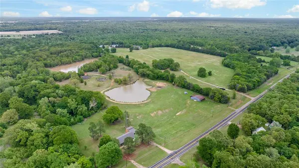 10860 Farm Road 197, Arthur City, TX 75411