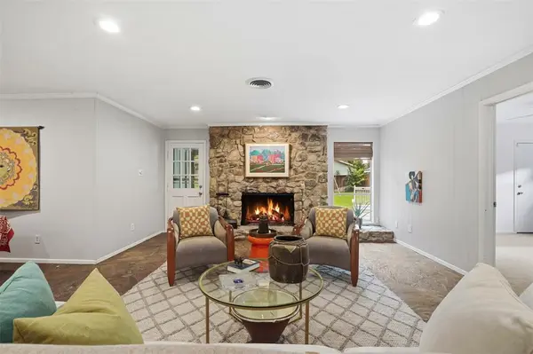 4360 Whitfield Avenue, Fort Worth, TX 76109