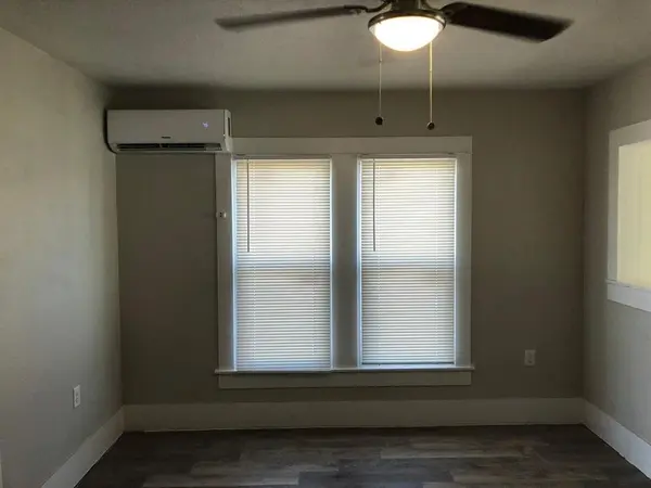 502 Cottonwood Street #4, Coleman, TX 76834