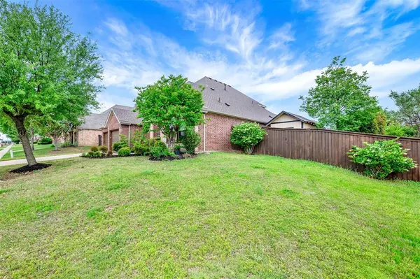 1104 Killian Drive, Mansfield, TX 76063