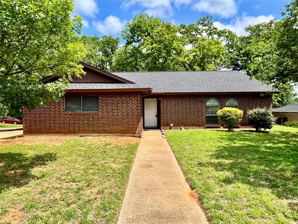 5701 Willow Elm Drive, Arlington, TX 76017