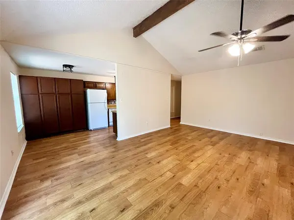 5701 Willow Elm Drive, Arlington, TX 76017