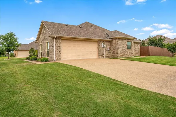 283 Briarleaf Circle, Hewitt, TX 76643