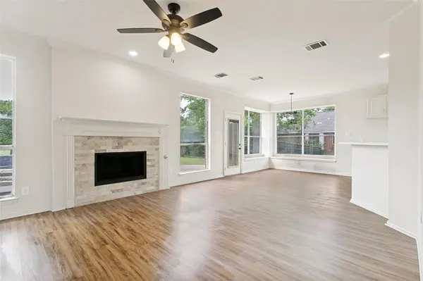 331 Lakeside Drive, Shady Shores, TX 76208