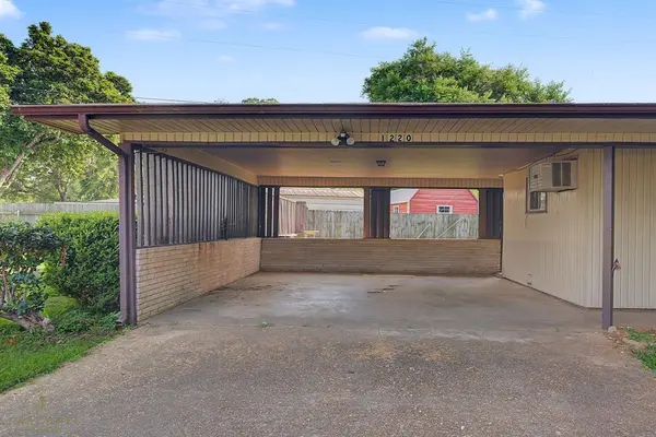 1220 Caroline Drive, Bossier City, LA 71112