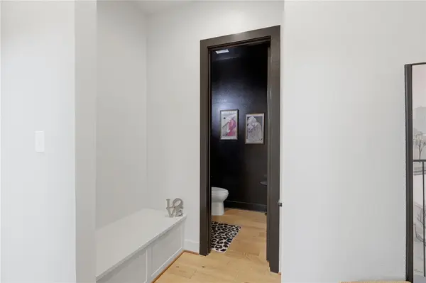 1005 Mount Auburn Avenue, Dallas, TX 75223