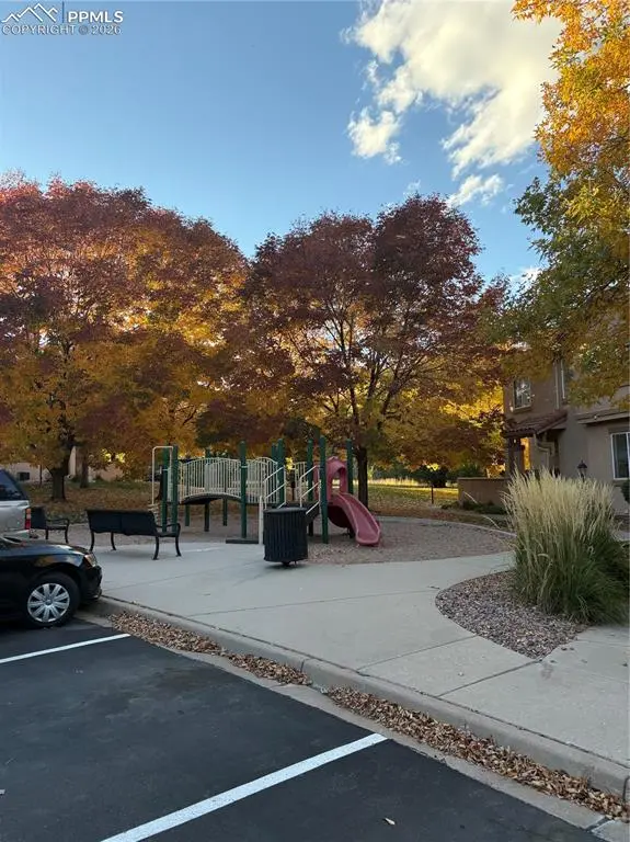 1559 Courtyard HTS, Colorado Springs, CO 80906