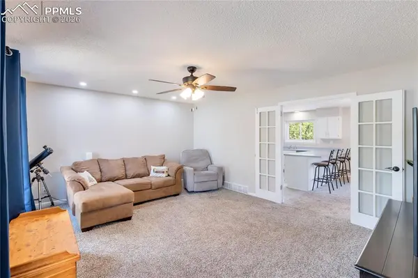 205 Tamarron DR, Colorado Springs, CO 80919