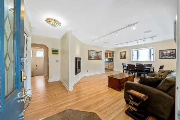 1338 Hamilton ST NW, Calgary, AB T2N 3W6