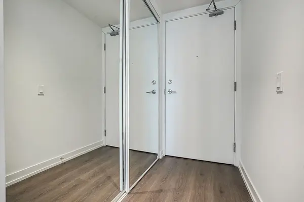 8 Wellesley ST W #2701, Toronto C01, ON M4Y 0J5