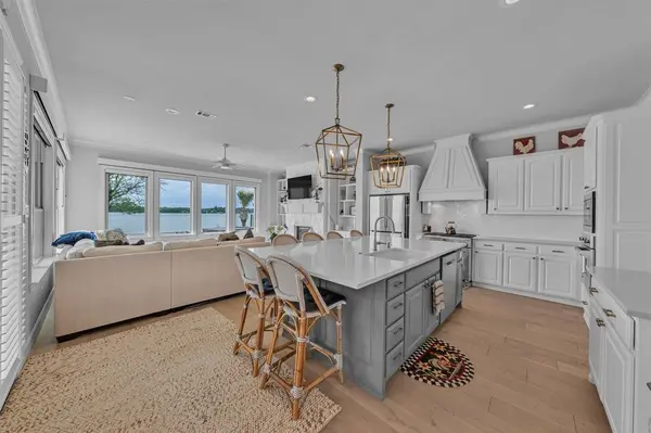 10035 Lakeside Drive, Fort Worth, TX 76179