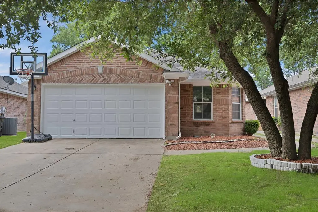 8805 Highland Orchard Drive, Fort Worth, TX 76179