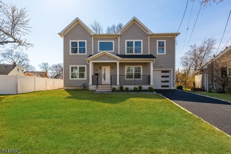 302 West Ln, Clark Twp., NJ 07066