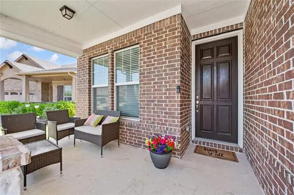 616 Chippewa Way, Aubrey, TX 76227