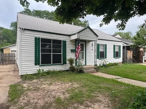 1634 Ash Street, Grand Prairie, TX 75050