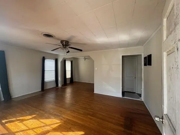 1634 Ash Street, Grand Prairie, TX 75050