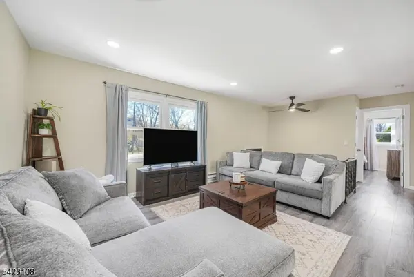 35 Zinnia Dr, Vernon Twp., NJ 07418