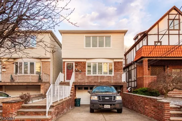 230 Avenue A, Bayonne City, NJ 07002