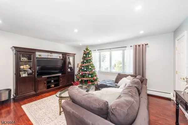 230 Avenue A, Bayonne City, NJ 07002