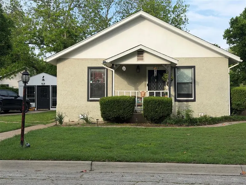 511 N Wood Street, Cleburne, TX 76033