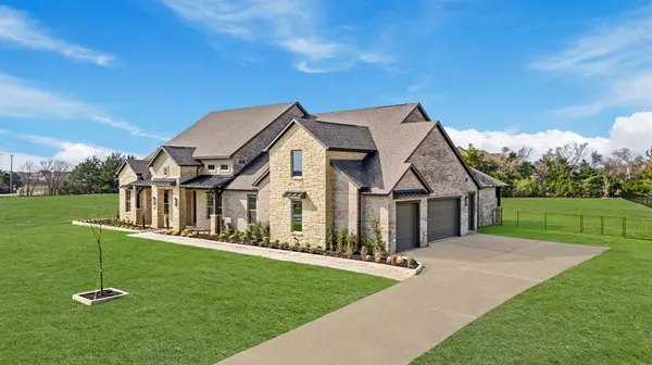 305 Chapel View Court, Heath, TX 75032