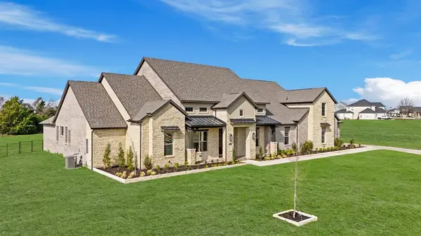 305 Chapel View Court, Heath, TX 75032