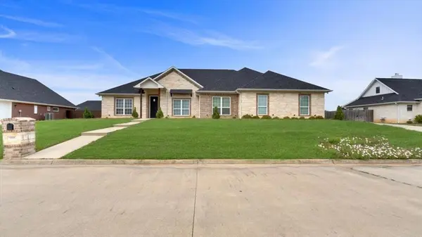 1005 Stone Bridge Street, Mount Pleasant, TX 75455