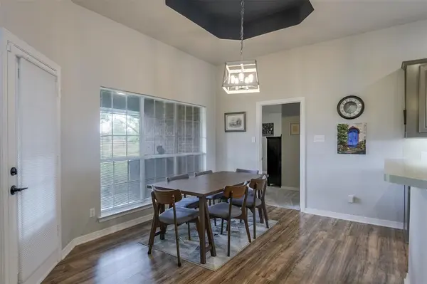 1303 Lariat Circle, Oak Leaf, TX 75154