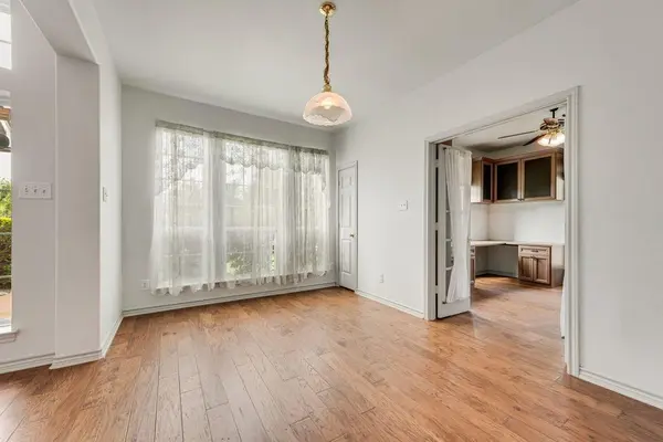 2400 Summer Glen, Arlington, TX 76001