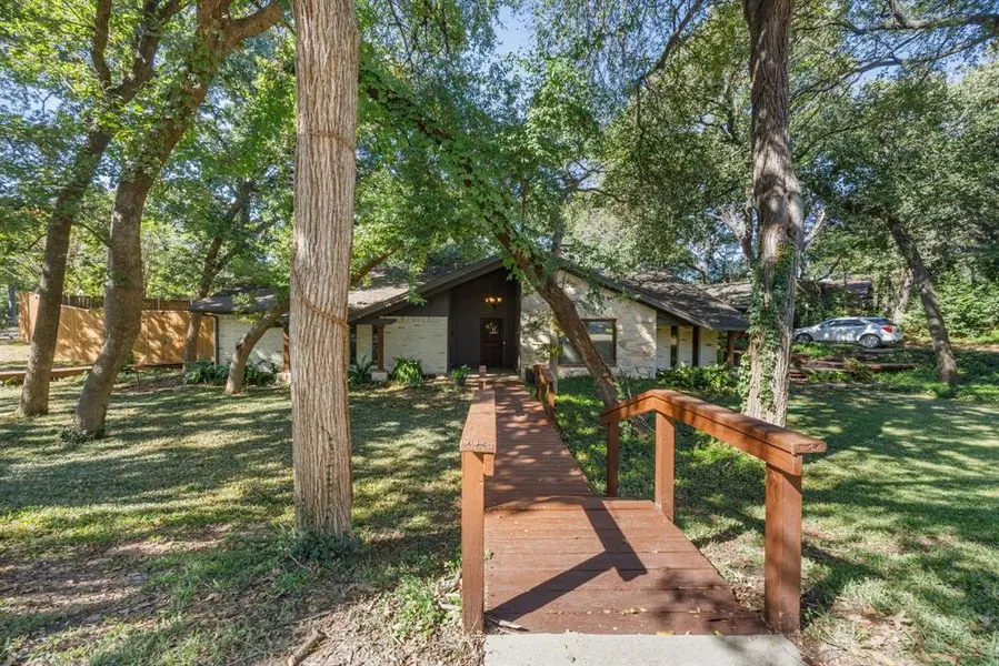 1701 Timbers Drive, Irving, TX 75061